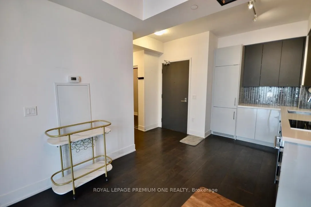 Photo 2 of Unit 3609, 2916 Highway 7 Road E, Vaughan, Concord — HOMEH