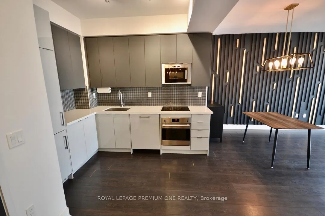 Photo 4 of Unit 3609, 2916 Highway 7 Road E, Vaughan, Concord — HOMEH