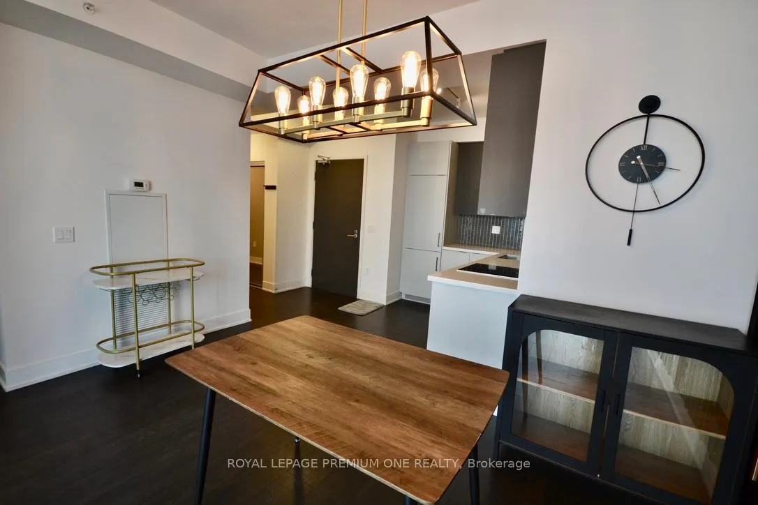 Photo 6 of Unit 3609, 2916 Highway 7 Road E, Vaughan, Concord — HOMEH