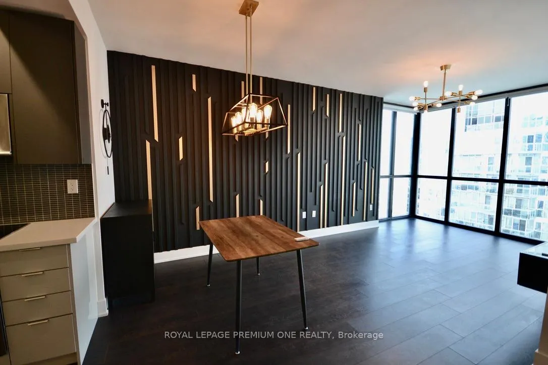 Photo 10 of Unit 3609, 2916 Highway 7 Road E, Vaughan, Concord — HOMEH