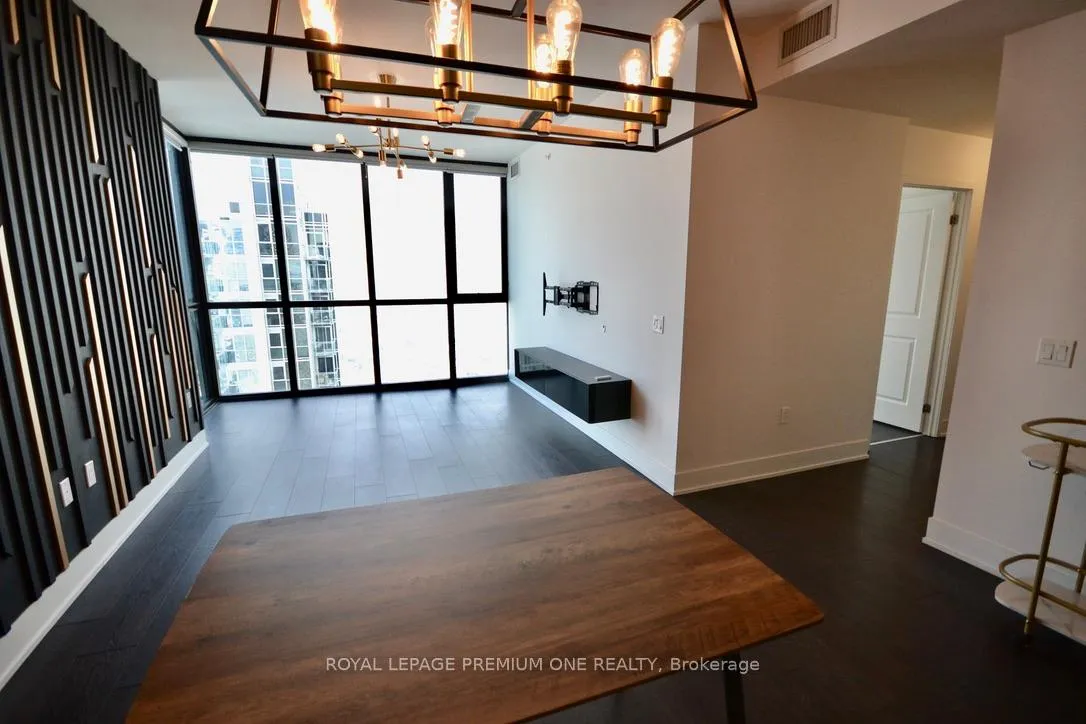 Photo 12 of Unit 3609, 2916 Highway 7 Road E, Vaughan, Concord — HOMEH