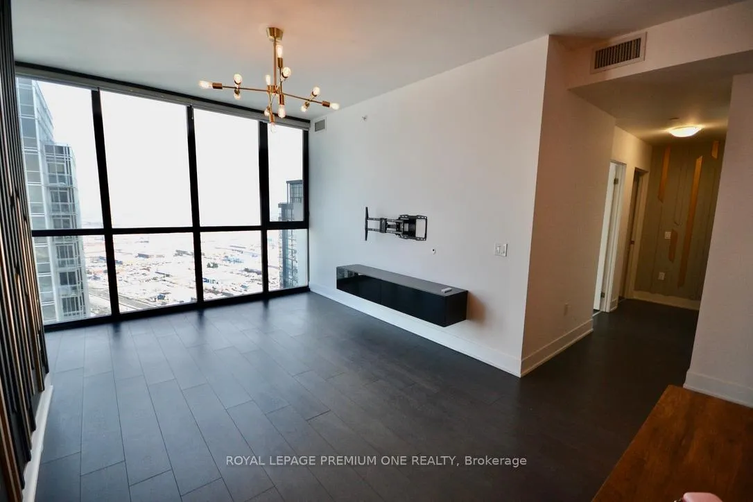 Photo 13 of Unit 3609, 2916 Highway 7 Road E, Vaughan, Concord — HOMEH