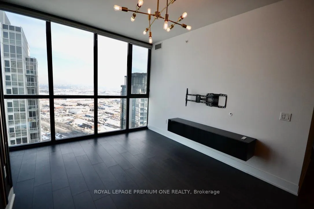 Photo 15 of Unit 3609, 2916 Highway 7 Road E, Vaughan, Concord — HOMEH