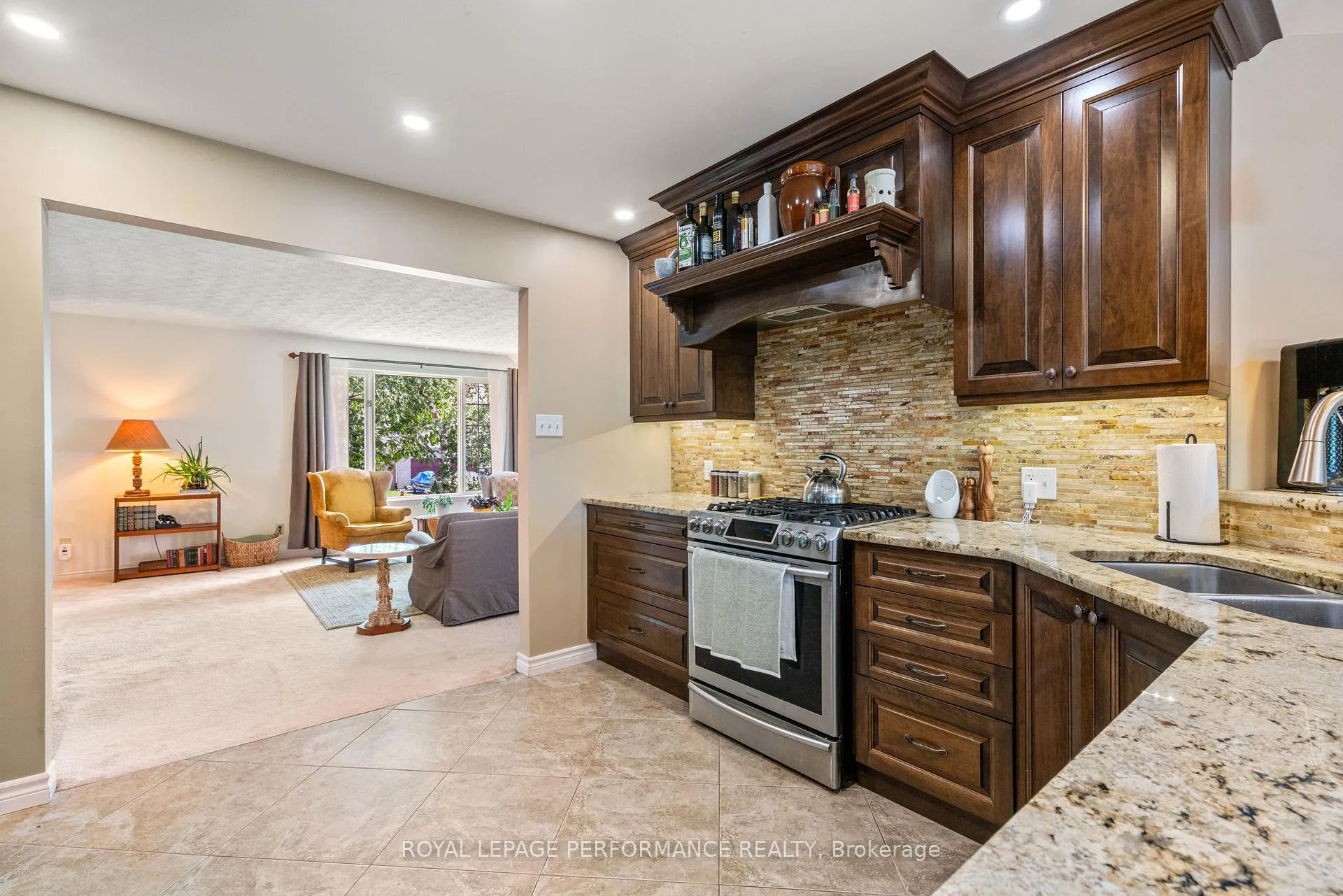 Photo 5 of 1639 Blakely Drive N, Cornwall — HOMEH