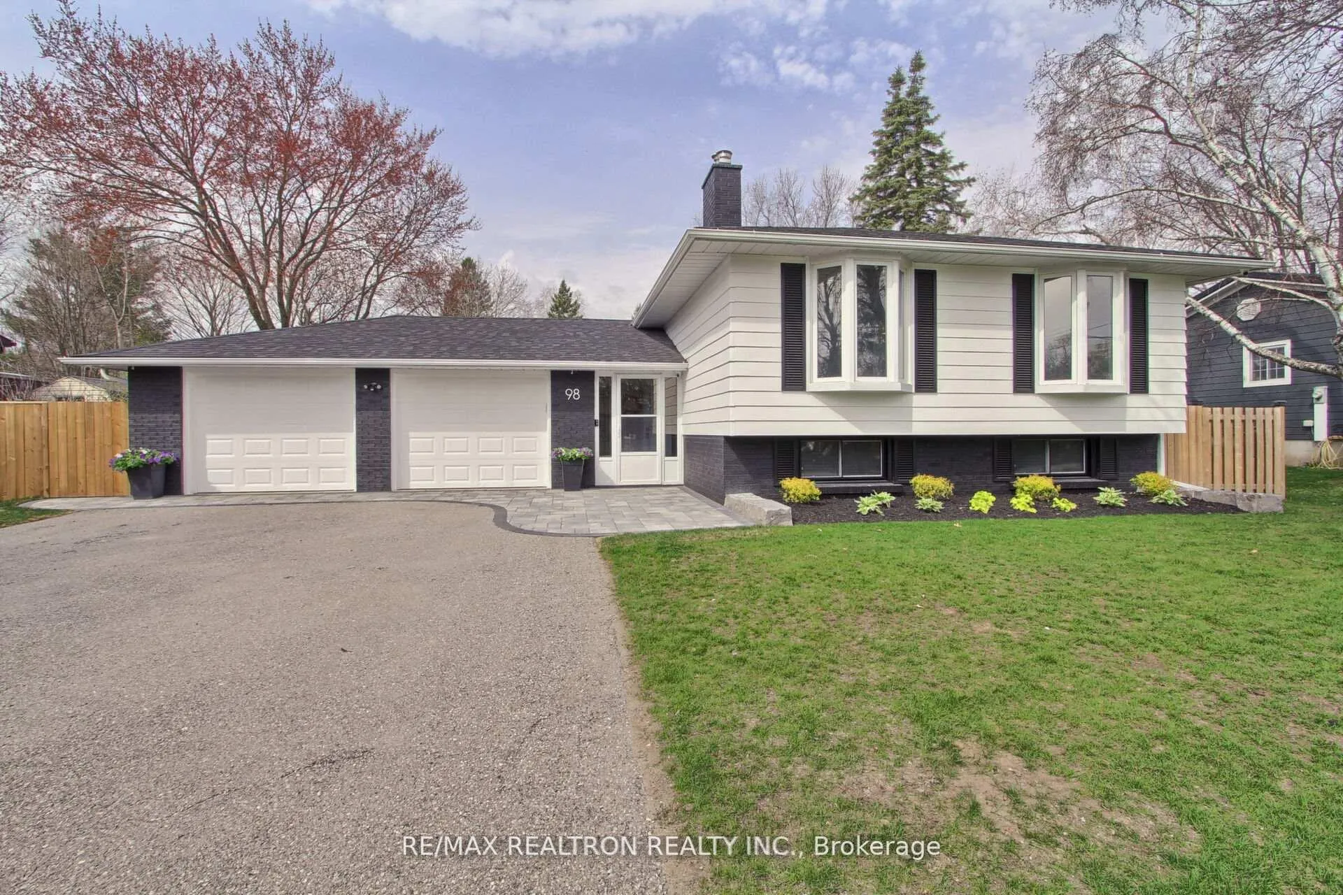 Photo 1 of 98 Everton Drive, Innisfil, Gilford — HOMEH