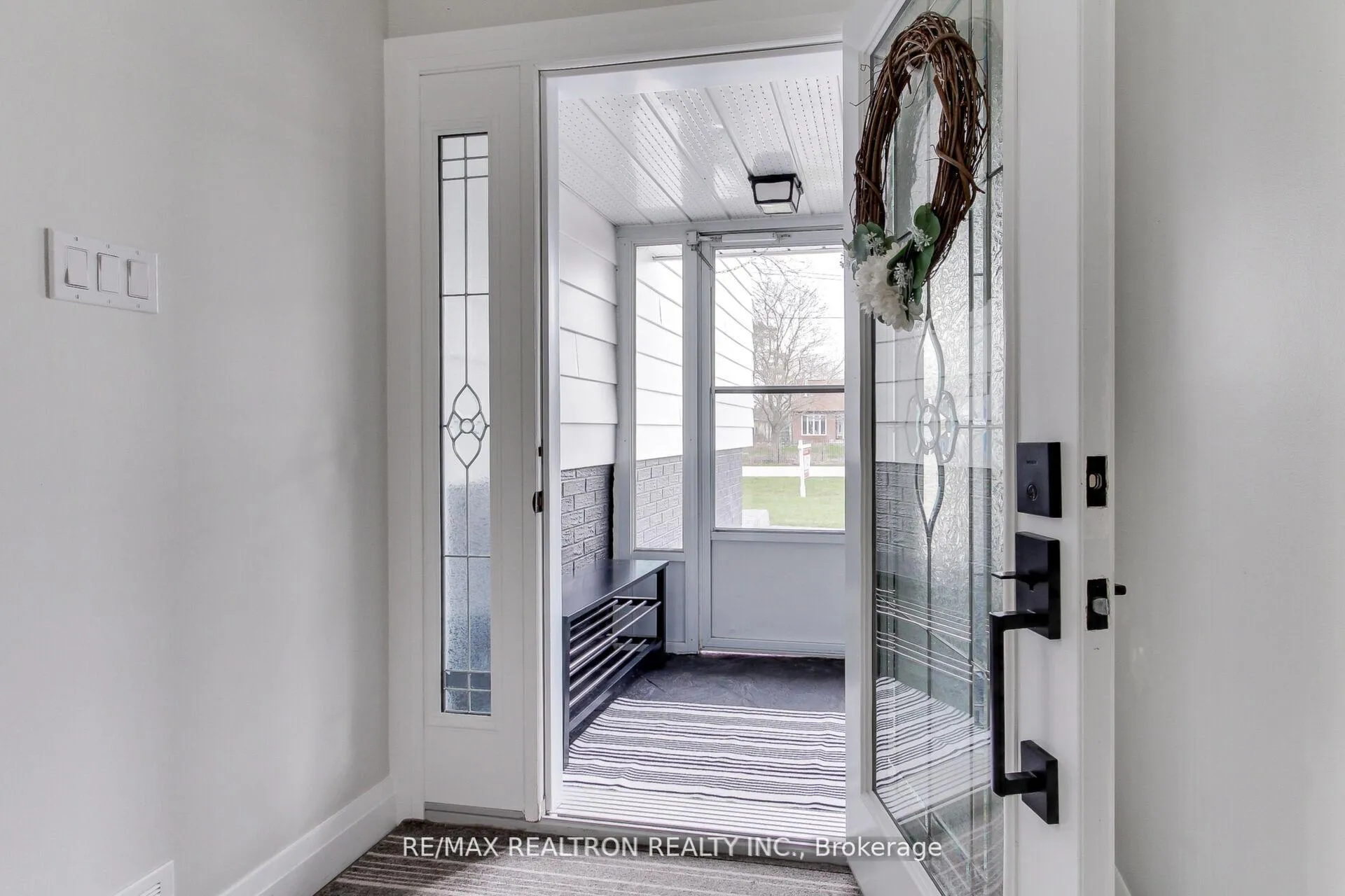 Photo 4 of 98 Everton Drive, Innisfil, Gilford — HOMEH