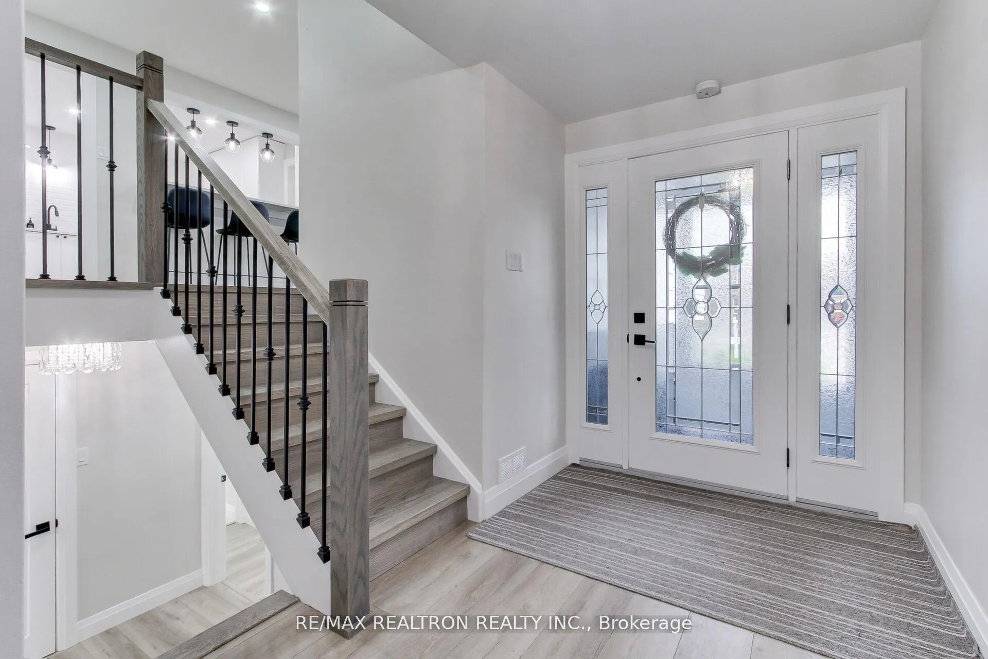Photo 5 of 98 Everton Drive, Innisfil, Gilford — HOMEH