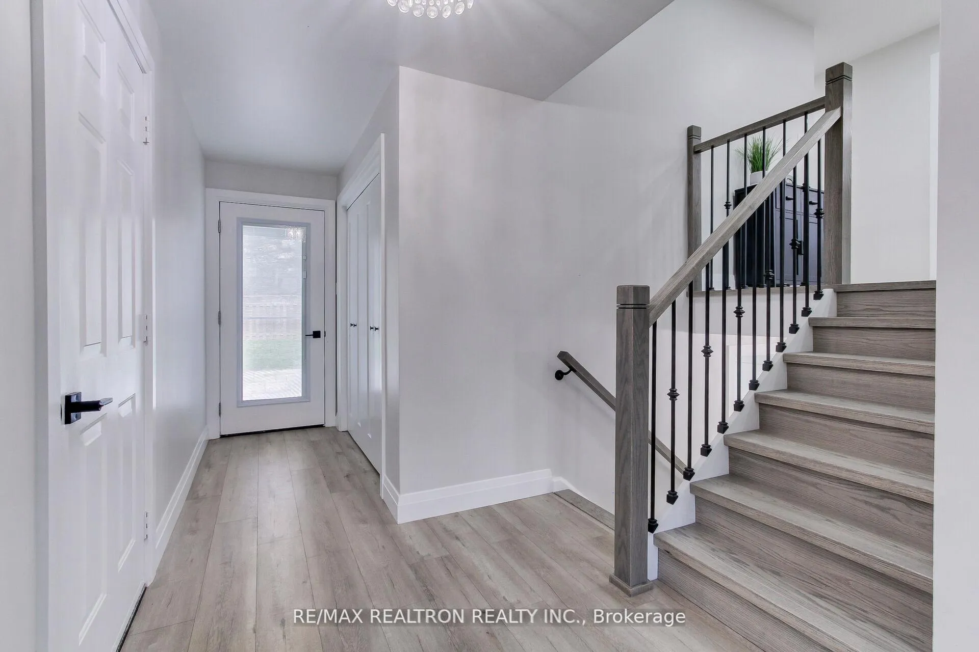 Photo 6 of 98 Everton Drive, Innisfil, Gilford — HOMEH