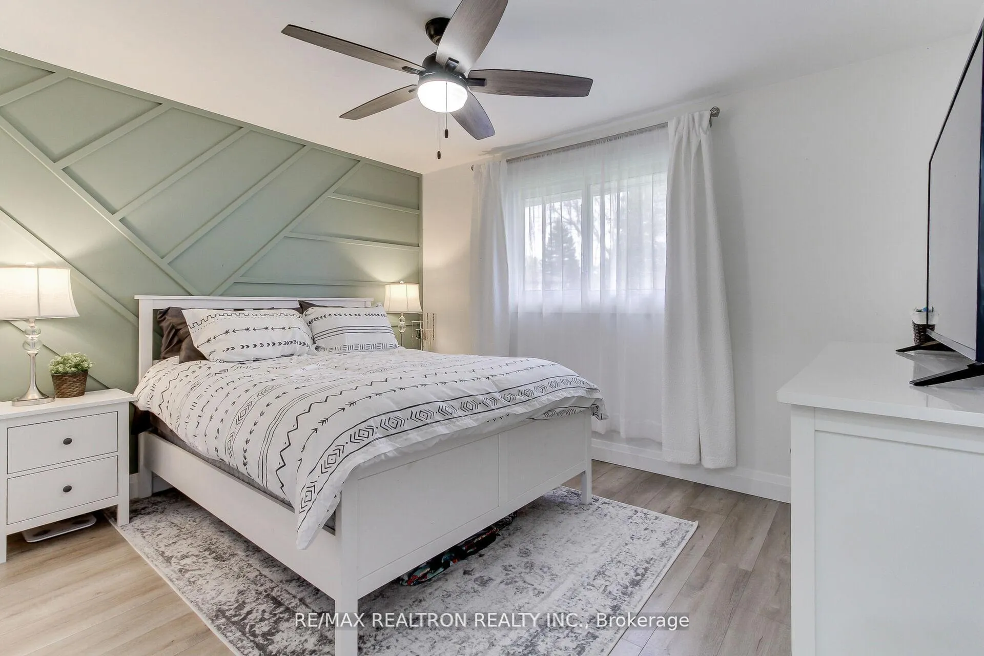 Photo 18 of 98 Everton Drive, Innisfil, Gilford — HOMEH