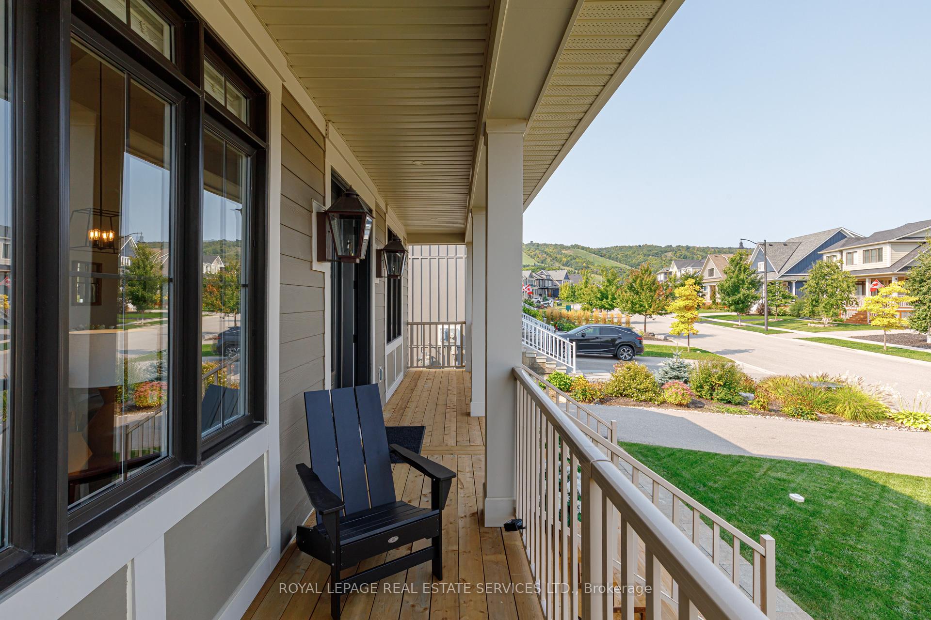 Photo 3 of 337 Yellow Birch Crescent, Blue Mountains — HOMEH