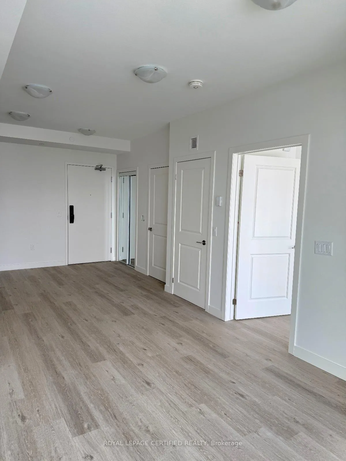 Photo 9 of Unit 519, 461 Green Road W, Hamilton, Stoney Creek — HOMEH