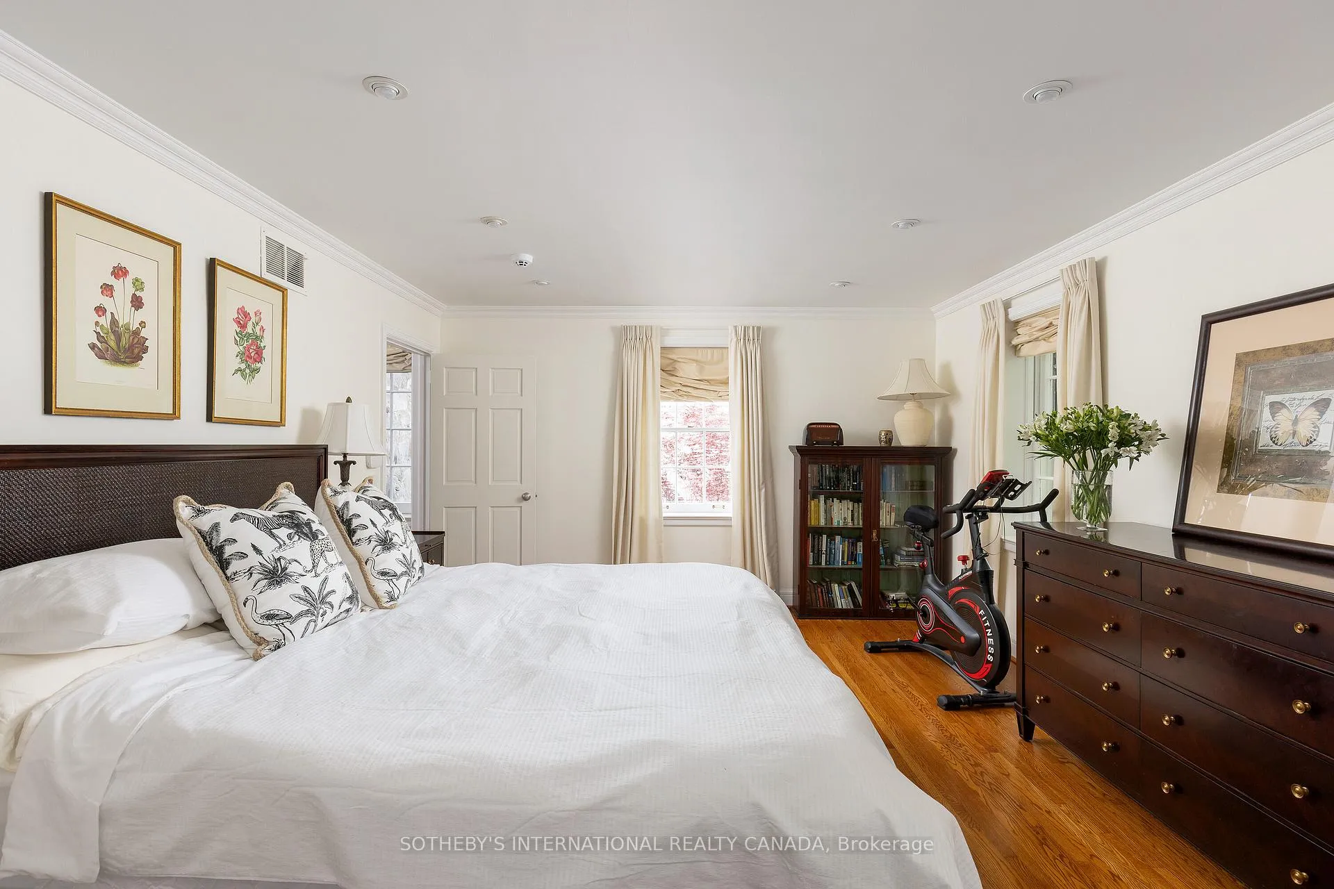 Photo 13 of 3 Mason Boulevard, Toronto, Bedford Park-Nortown — HOMEH