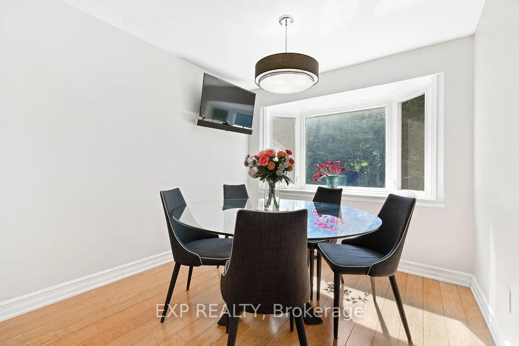 Photo 11 of 18 Nancy Court, Hamilton, Waterdown — HOMEH