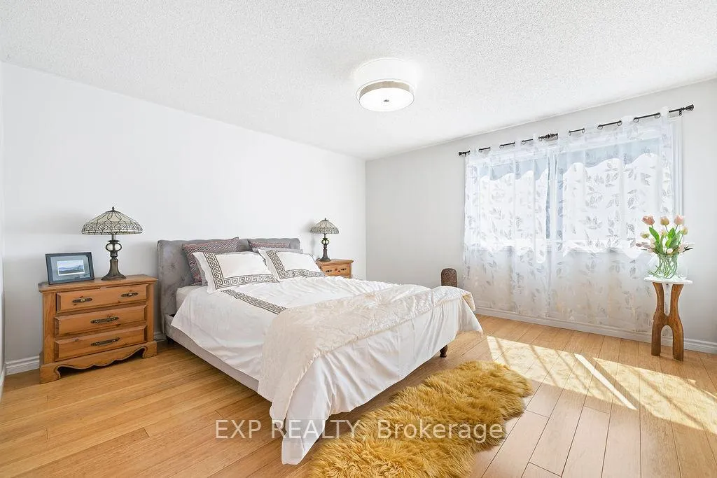 Photo 20 of 18 Nancy Court, Hamilton, Waterdown — HOMEH