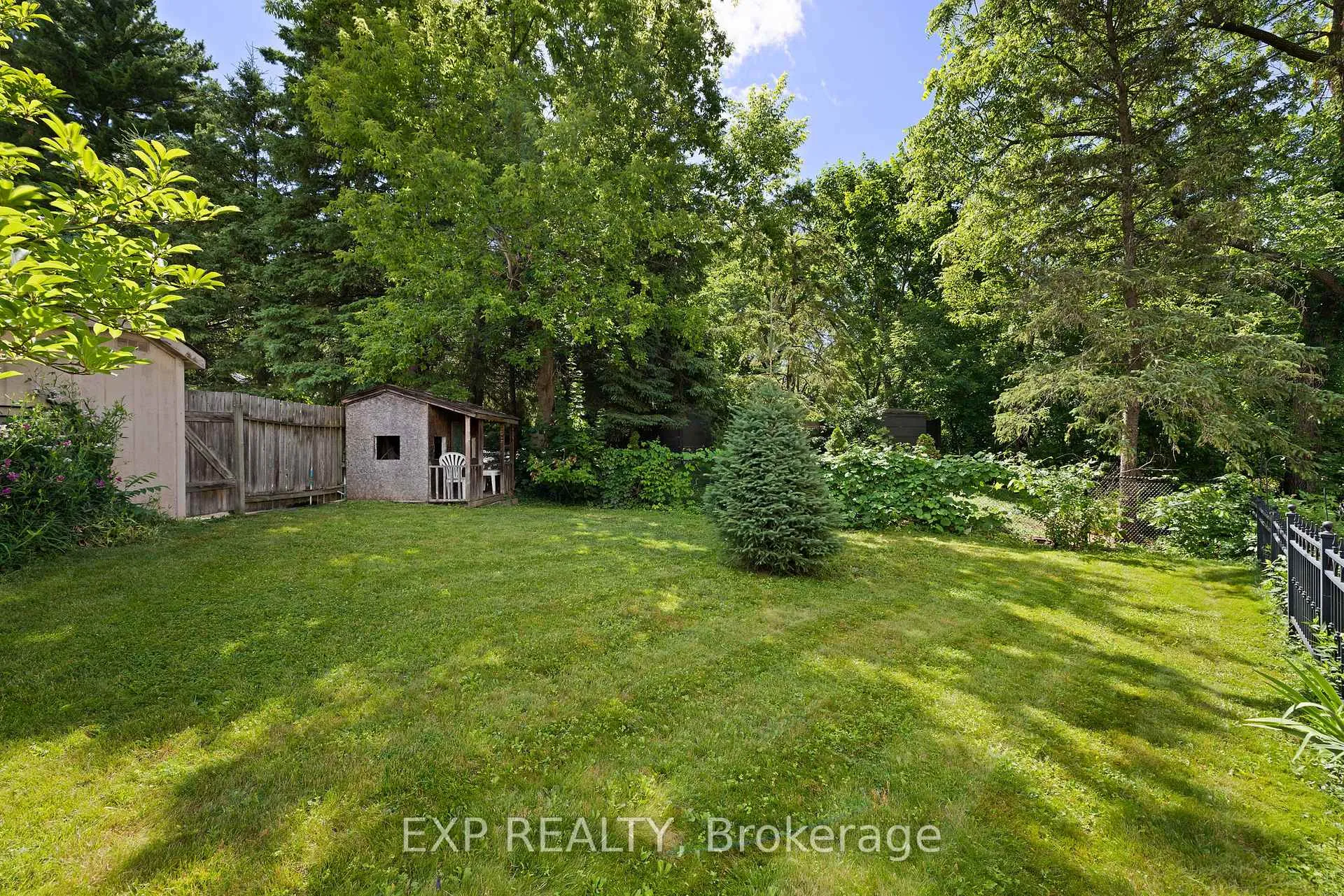 Photo 33 of 18 Nancy Court, Hamilton, Waterdown — HOMEH