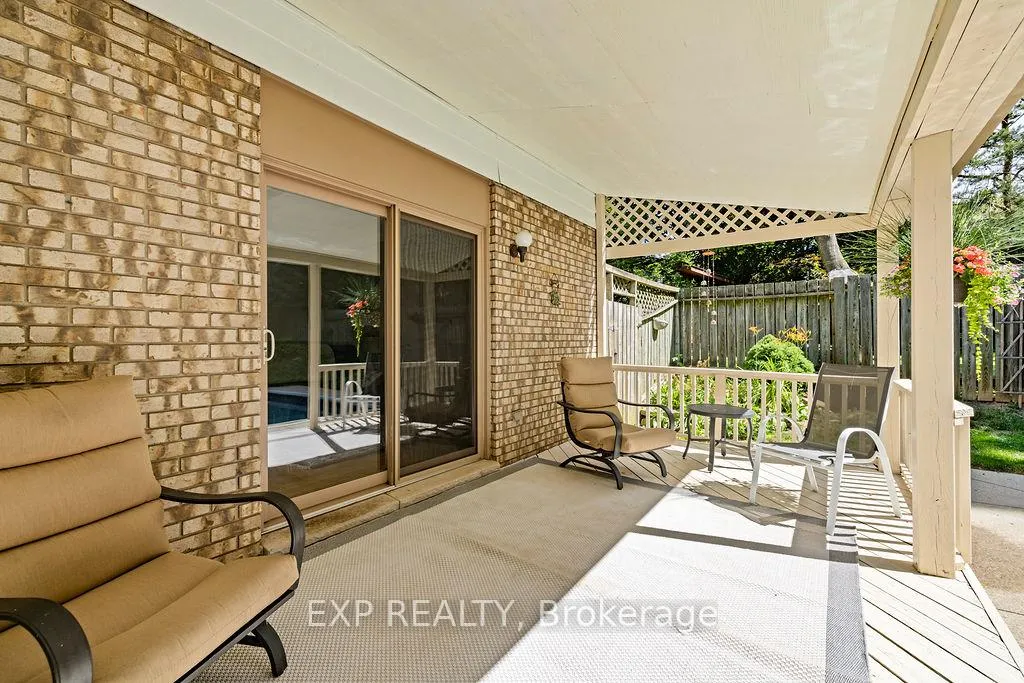 Photo 37 of 18 Nancy Court, Hamilton, Waterdown — HOMEH
