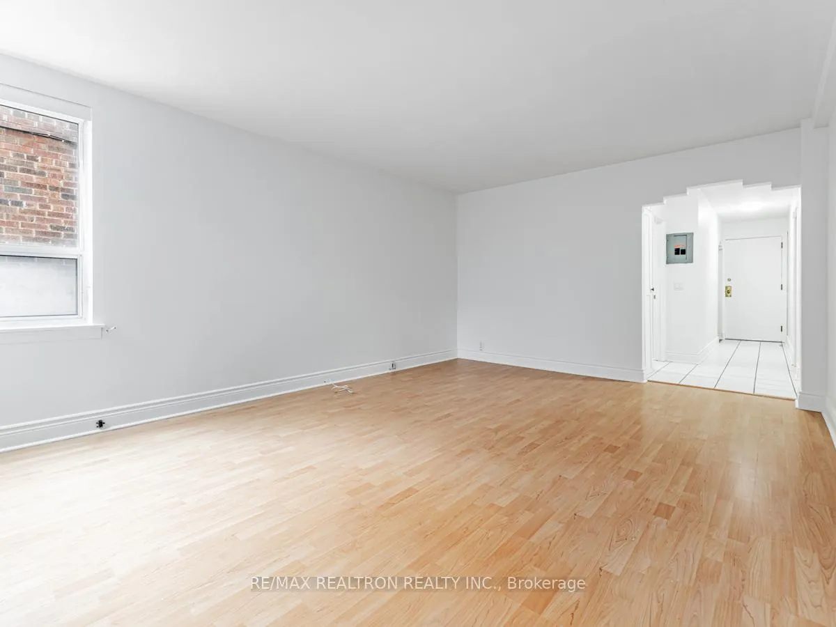 Photo 4 of Unit 104, 1840 Bathurst Street, Toronto, Humewood-Cedarvale — HOMEH