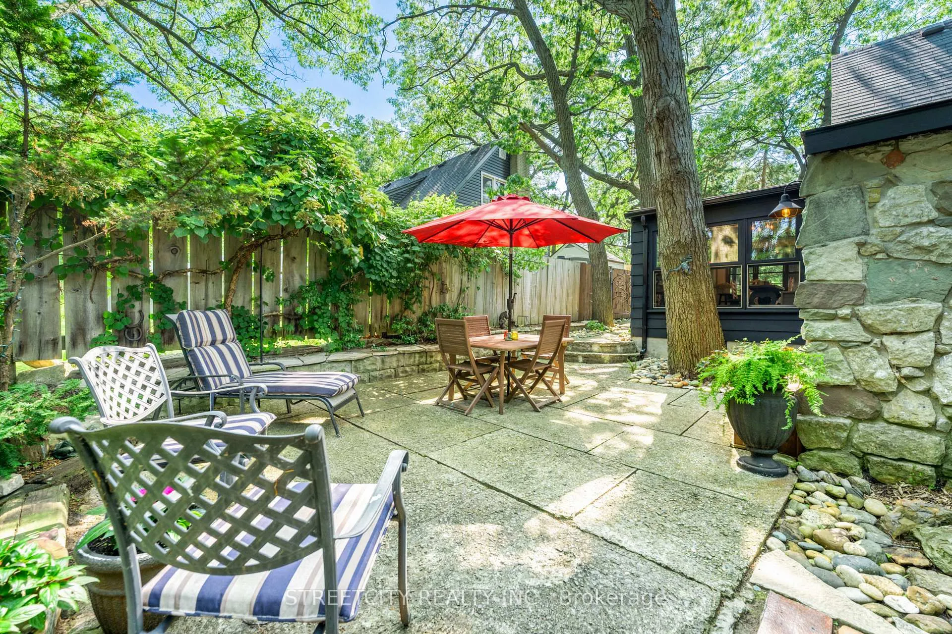 Photo 4 of 1358 Spartan Avenue, Sarnia — HOMEH