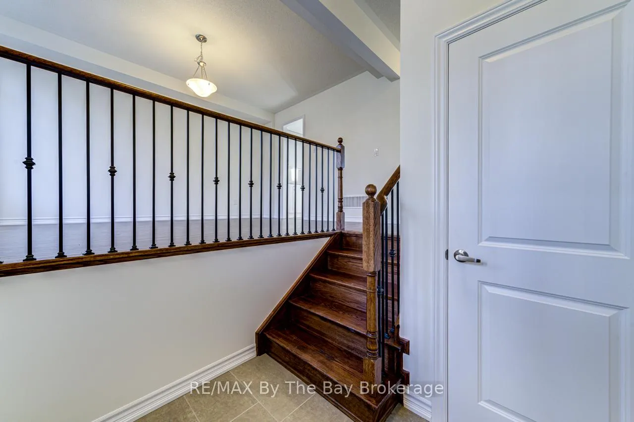 Photo 4 of 162 Mapleside Drive, Wasaga Beach — HOMEH