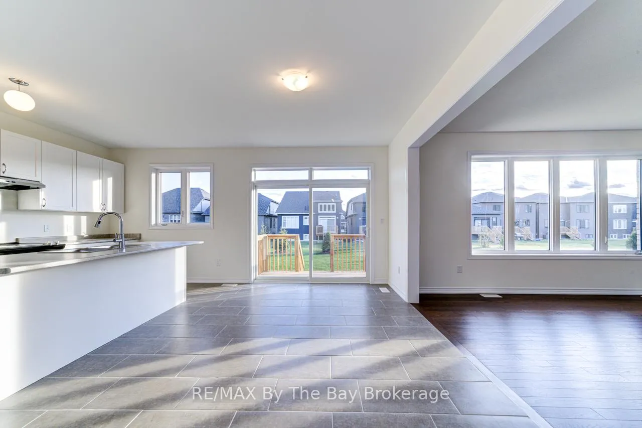 Photo 10 of 162 Mapleside Drive, Wasaga Beach — HOMEH