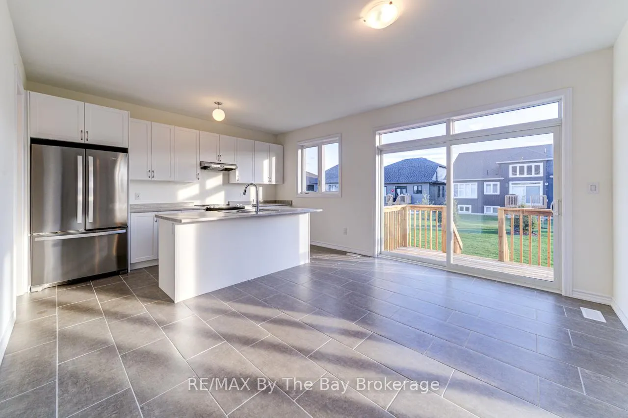 Photo 11 of 162 Mapleside Drive, Wasaga Beach — HOMEH