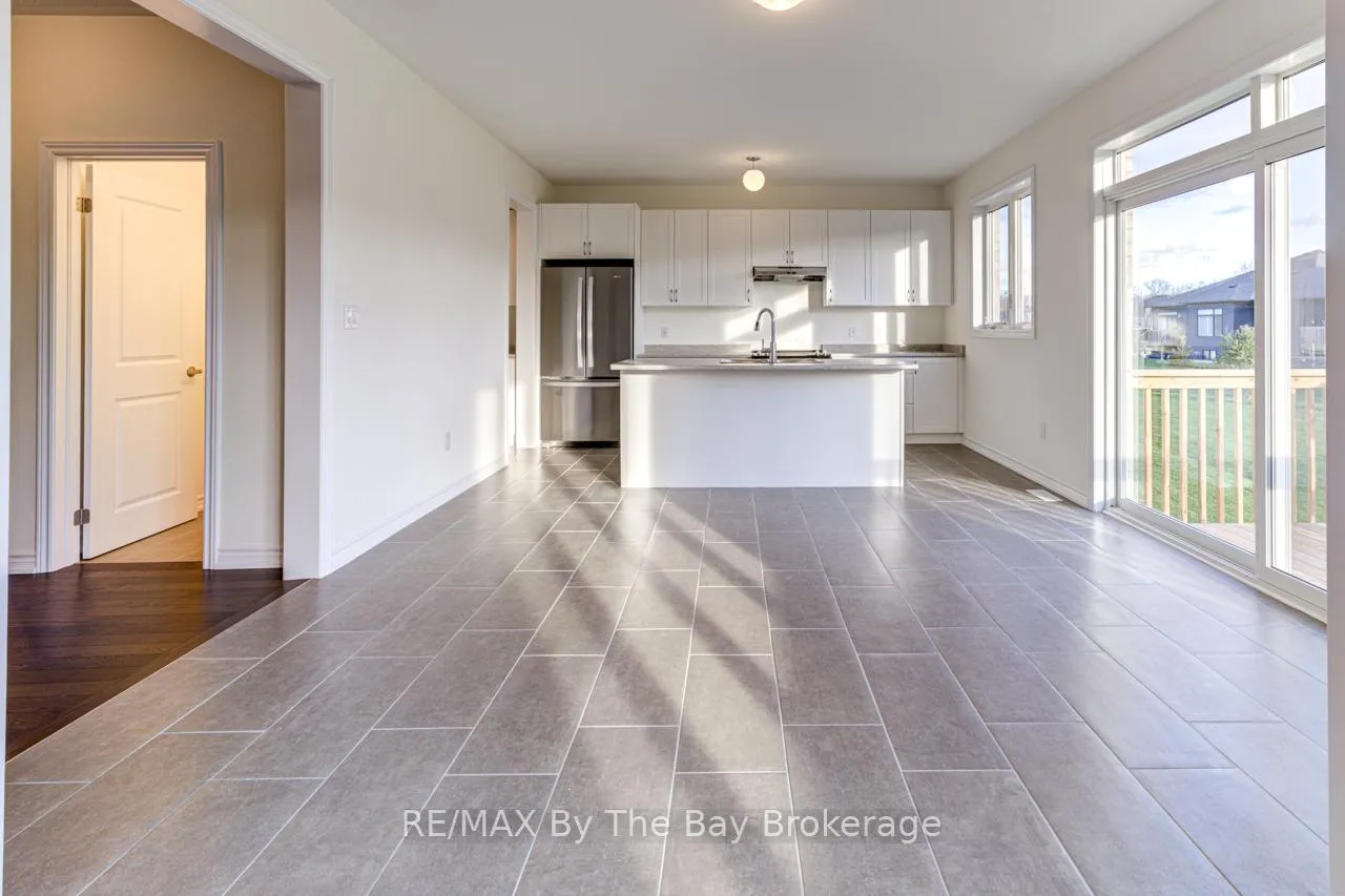 Photo 13 of 162 Mapleside Drive, Wasaga Beach — HOMEH
