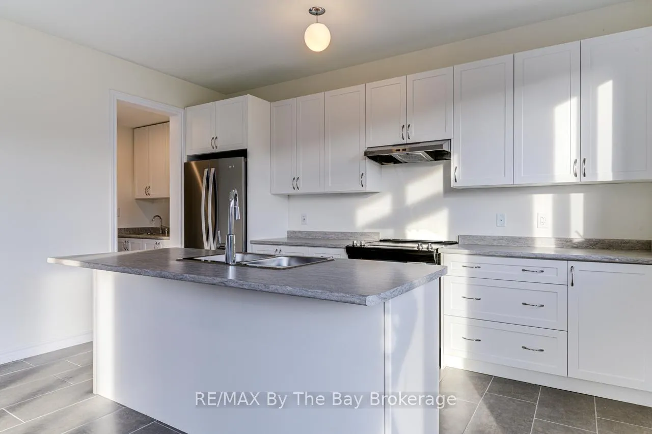 Photo 15 of 162 Mapleside Drive, Wasaga Beach — HOMEH