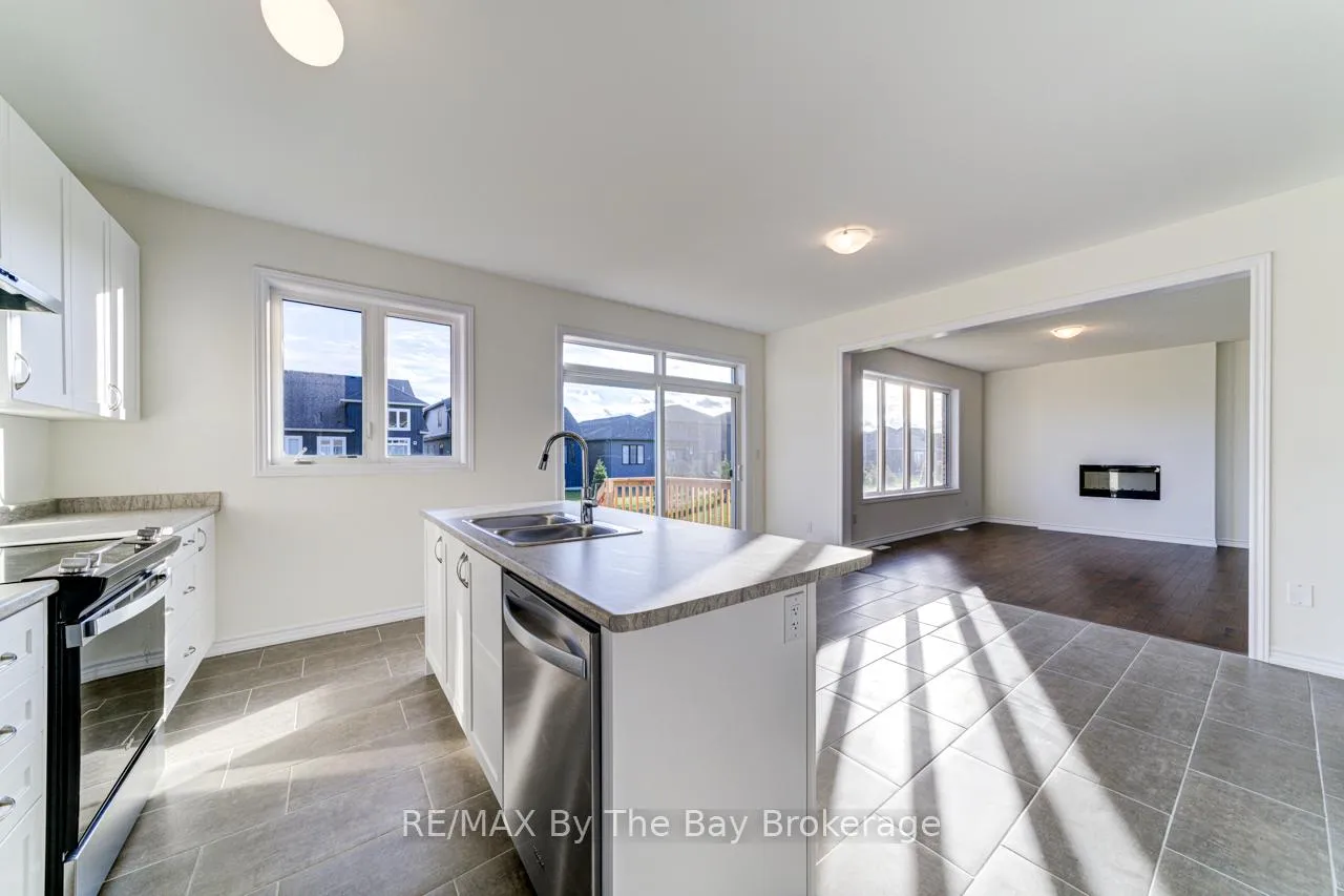 Photo 19 of 162 Mapleside Drive, Wasaga Beach — HOMEH