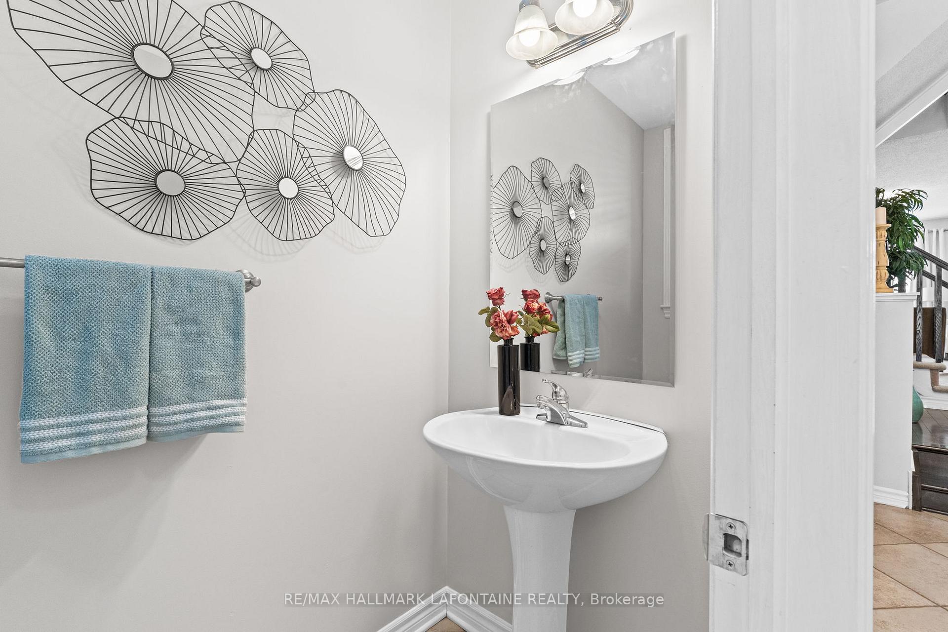 Photo 4 of 122 Flat Sedge Crescent, Ottawa, Blossom Park/Kemp Park/Findlay Creek — HOMEH