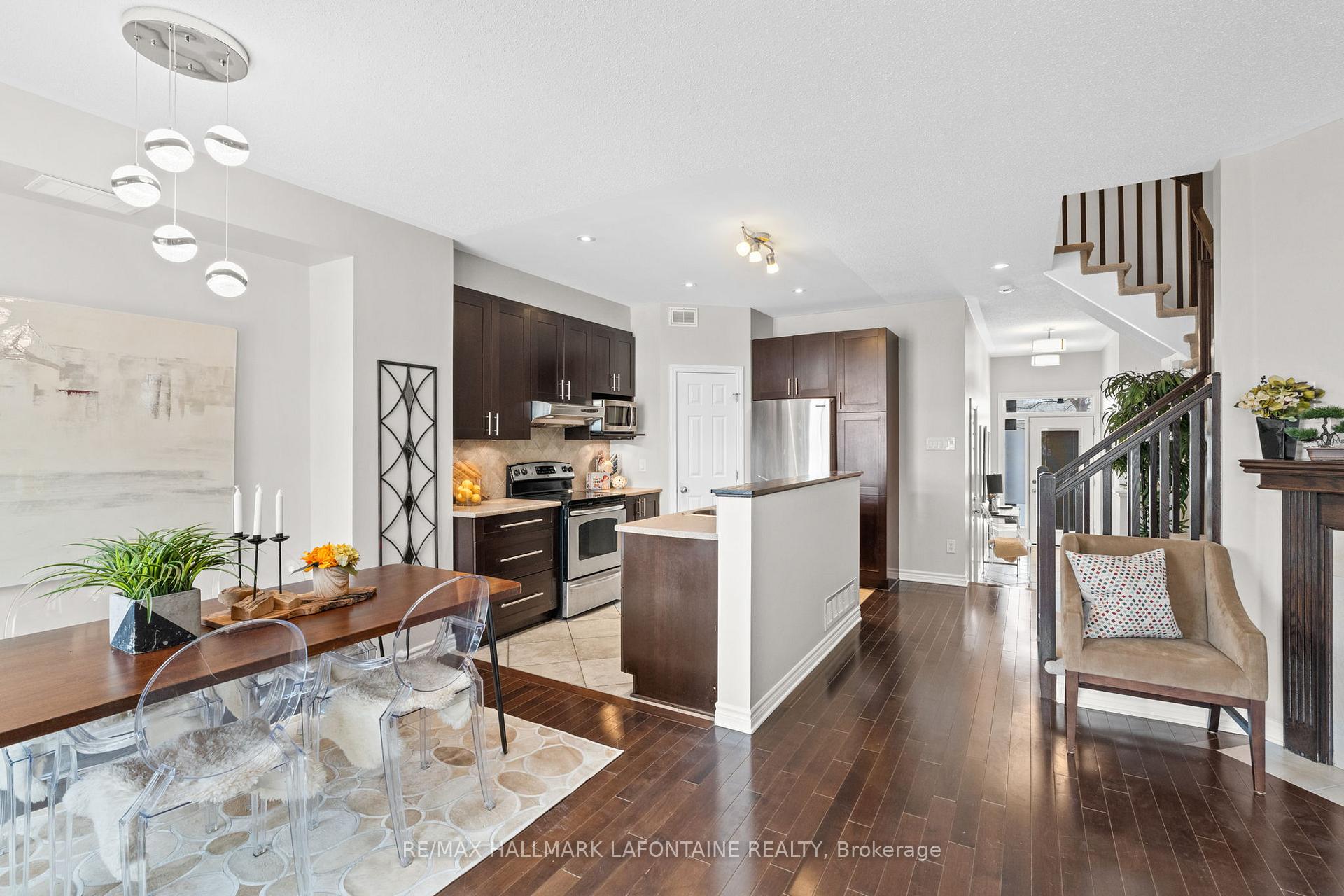 Photo 5 of 122 Flat Sedge Crescent, Ottawa, Blossom Park/Kemp Park/Findlay Creek — HOMEH