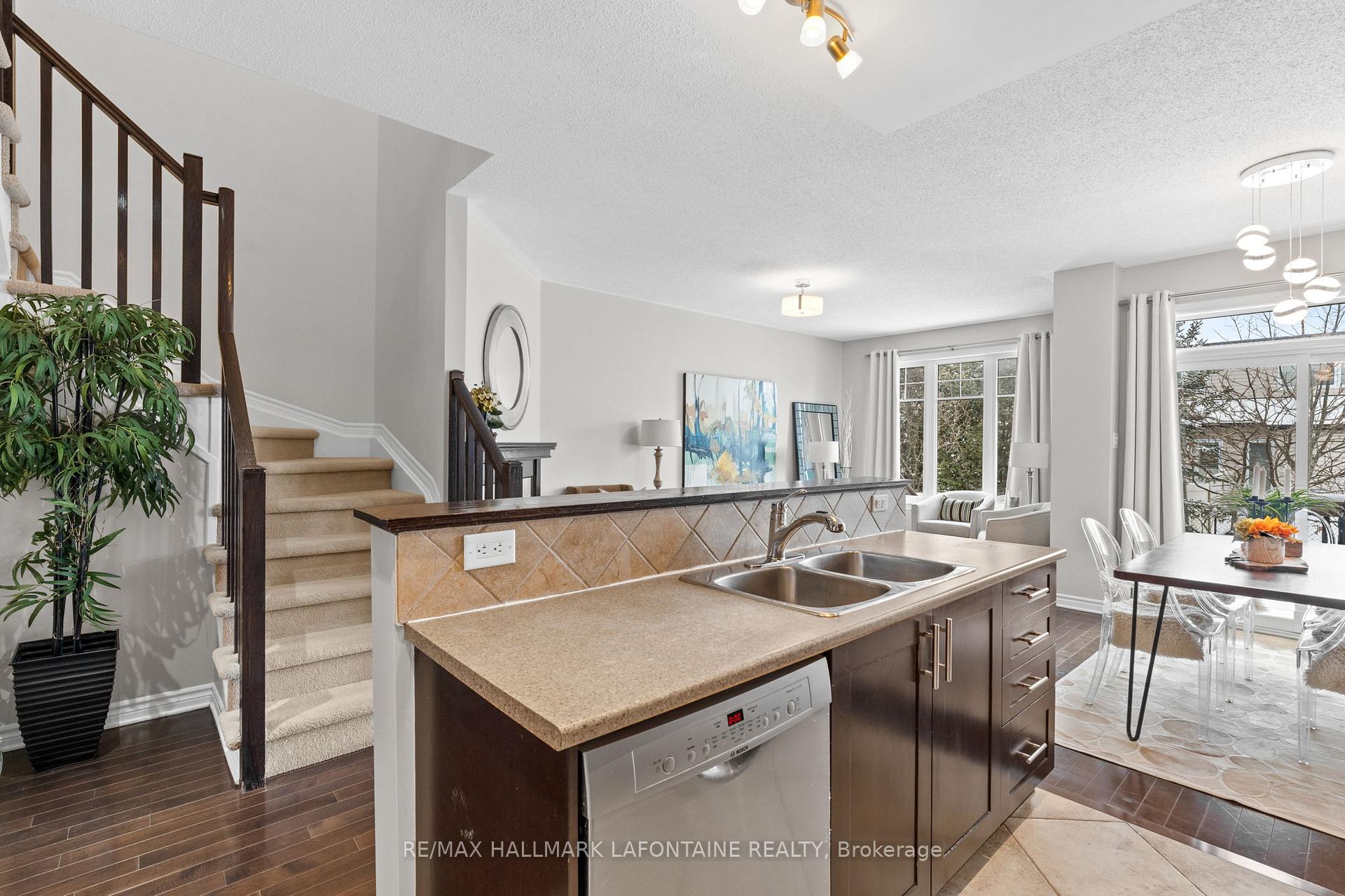 Photo 9 of 122 Flat Sedge Crescent, Ottawa, Blossom Park/Kemp Park/Findlay Creek — HOMEH