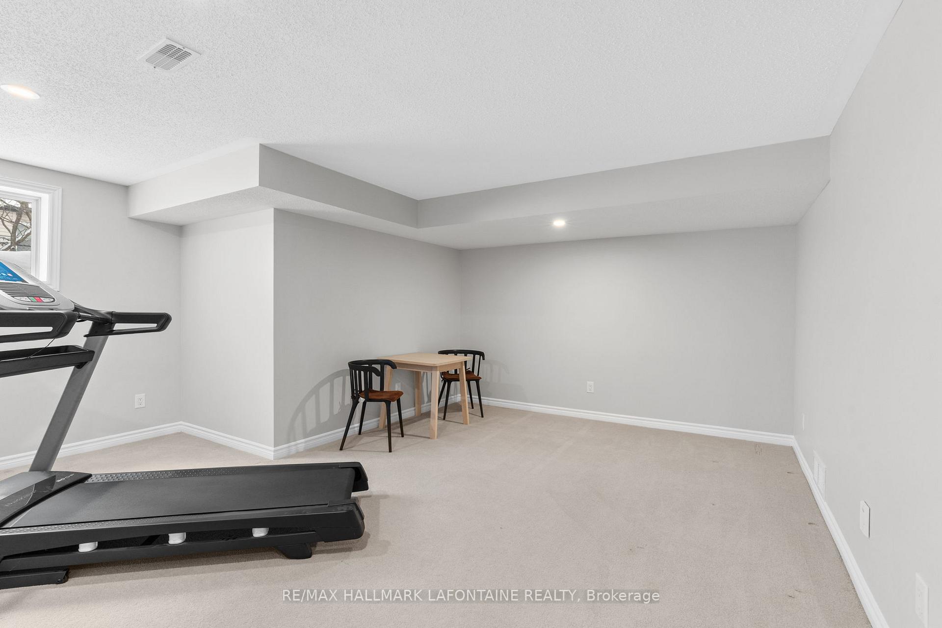 Photo 28 of 122 Flat Sedge Crescent, Ottawa, Blossom Park/Kemp Park/Findlay Creek — HOMEH