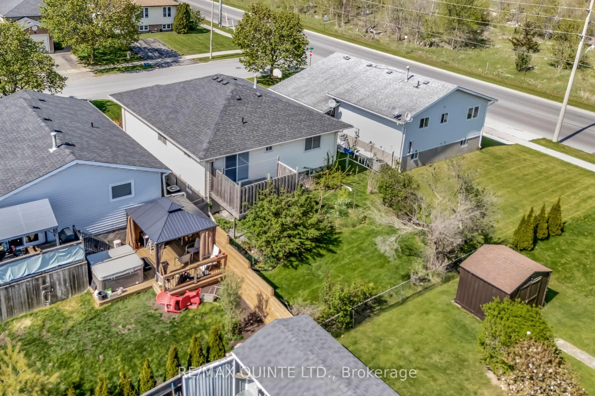 Photo 4 of 66 Bogart Crescent, Belleville, Belleville Ward — HOMEH