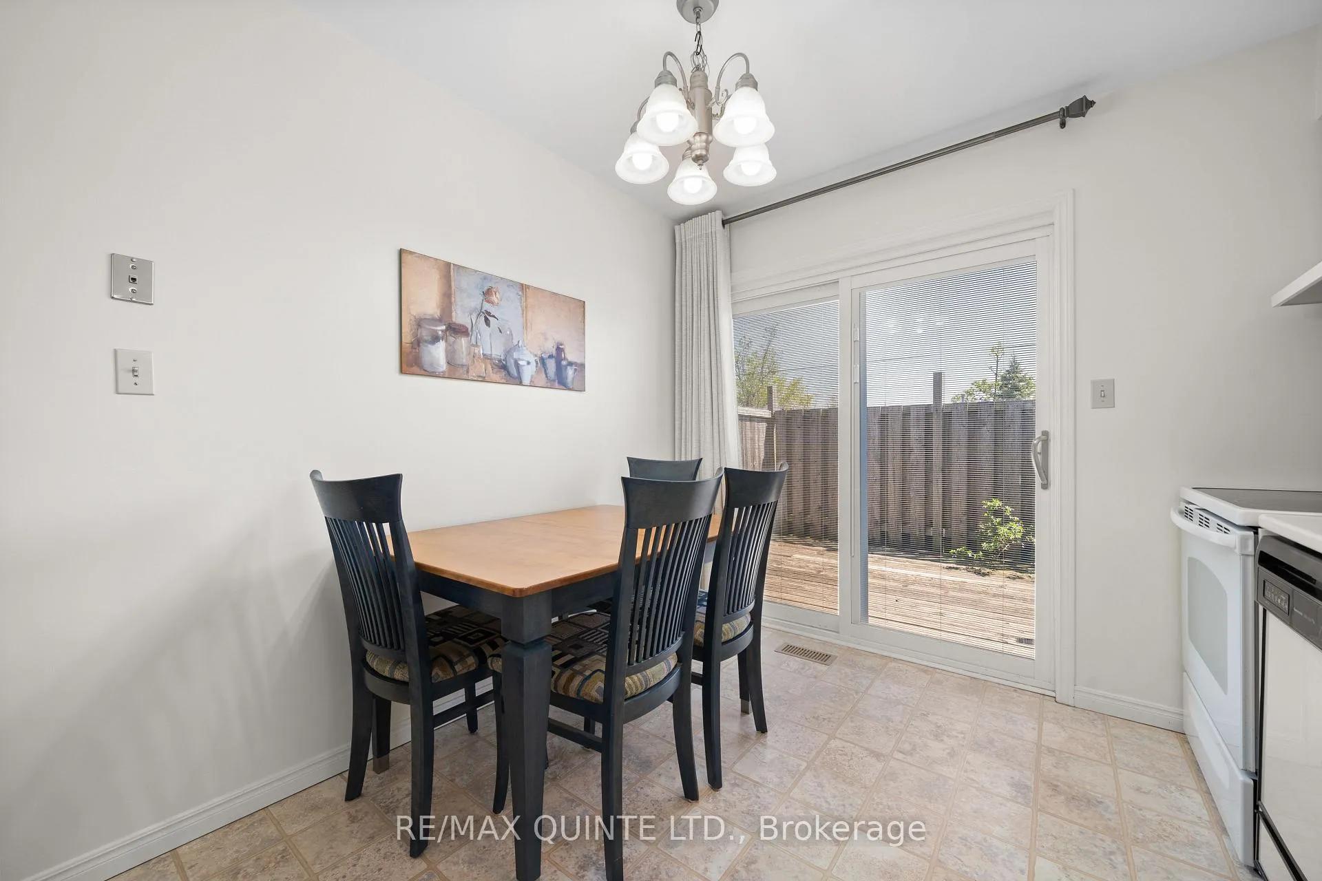 Photo 16 of 66 Bogart Crescent, Belleville, Belleville Ward — HOMEH