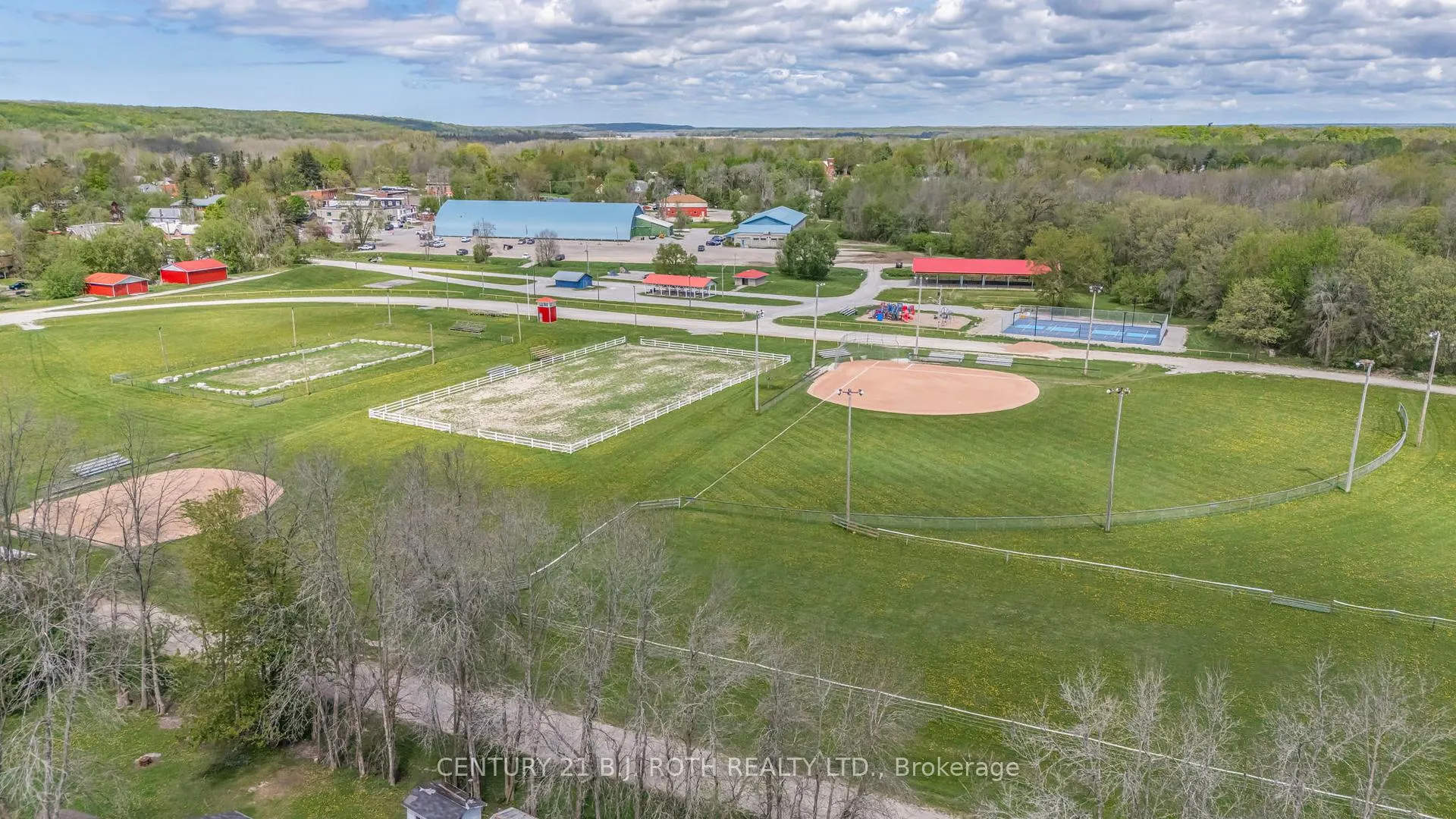 Photo 33 of 159 Brandon Avenue, Severn, Coldwater — HOMEH