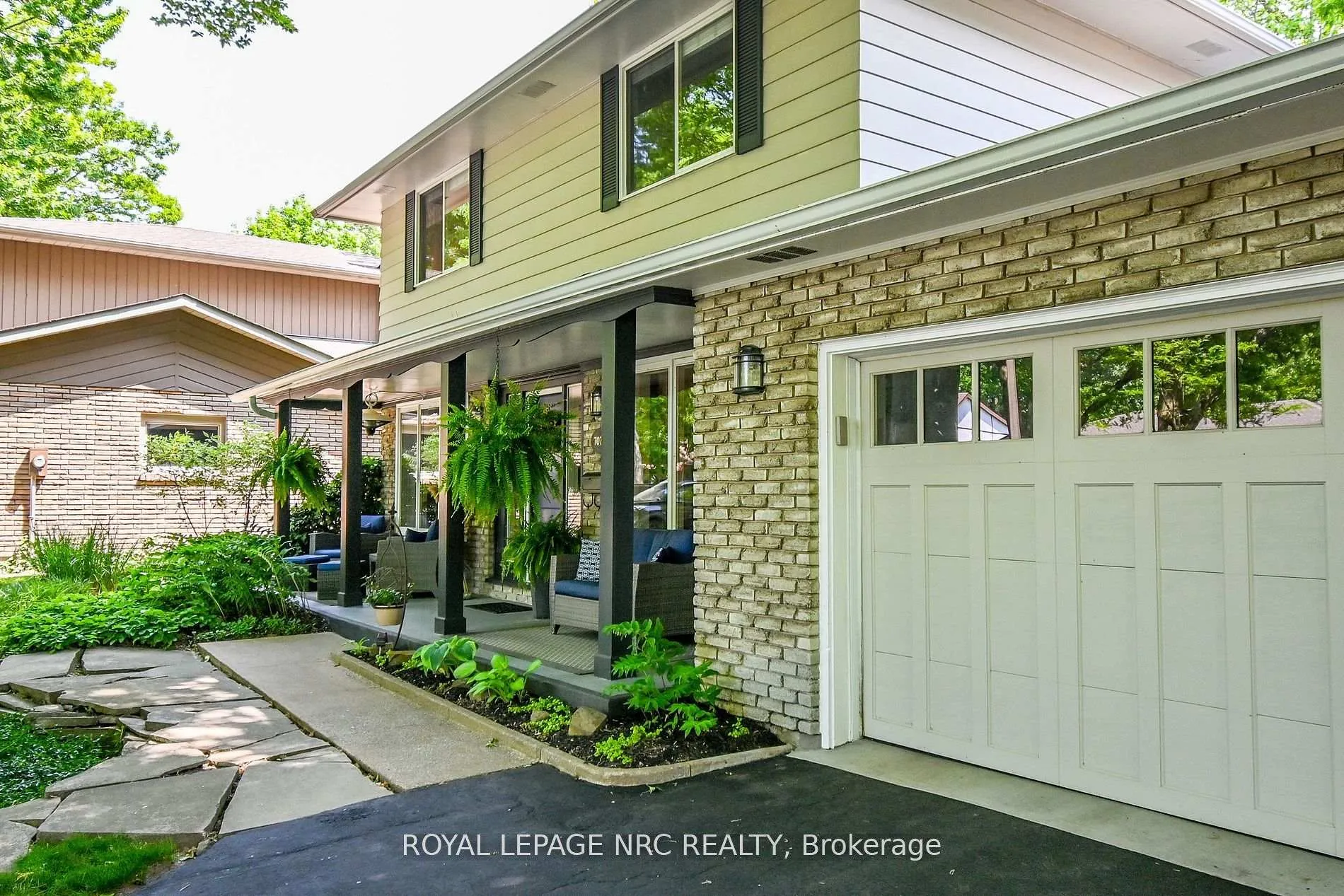 Photo 3 of 7077 Ridgewood Crescent, Niagara Falls, Casey — HOMEH