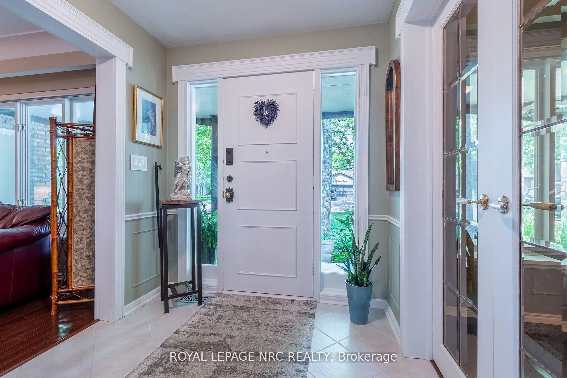 Photo 5 of 7077 Ridgewood Crescent, Niagara Falls, Casey — HOMEH