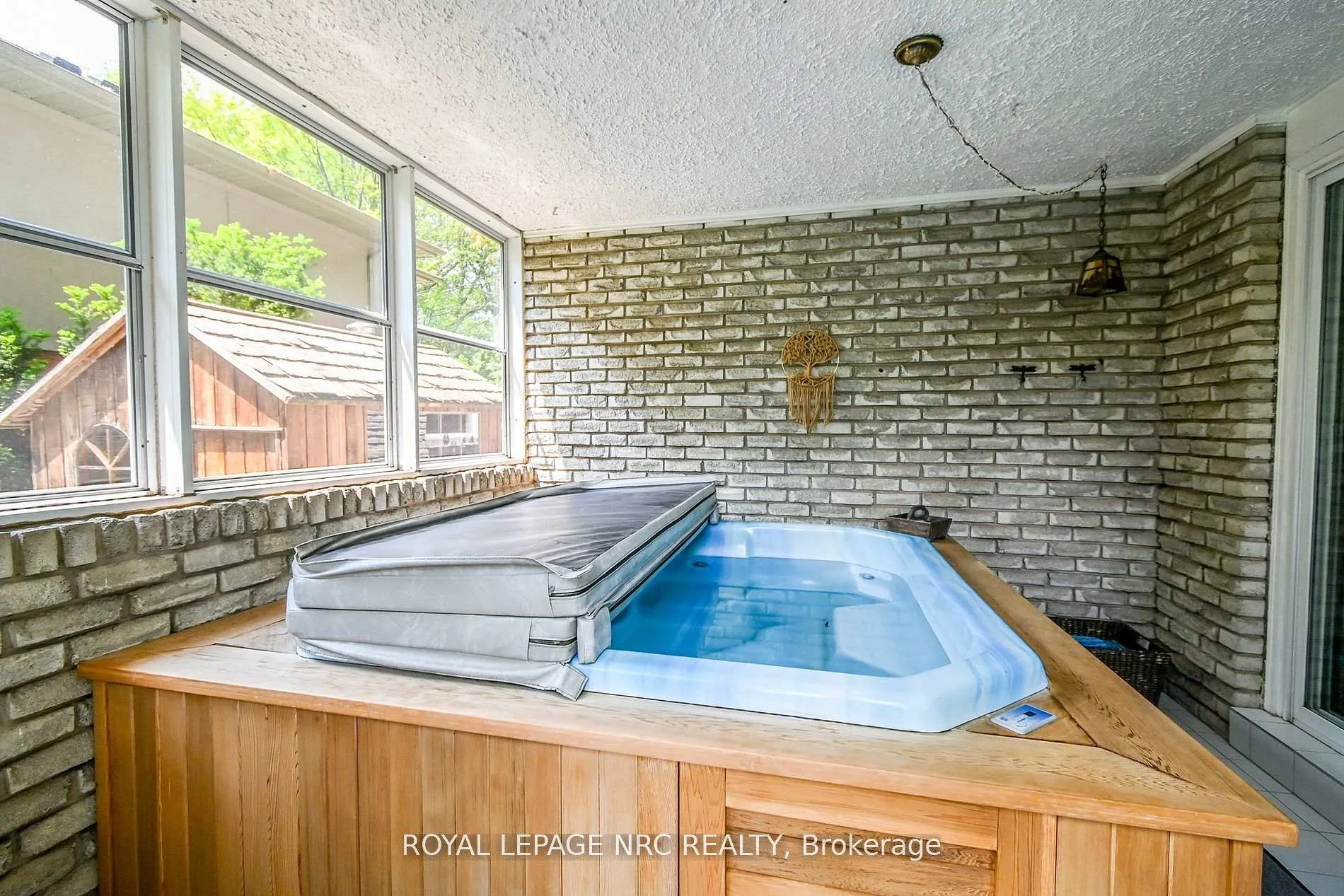 Photo 16 of 7077 Ridgewood Crescent, Niagara Falls, Casey — HOMEH
