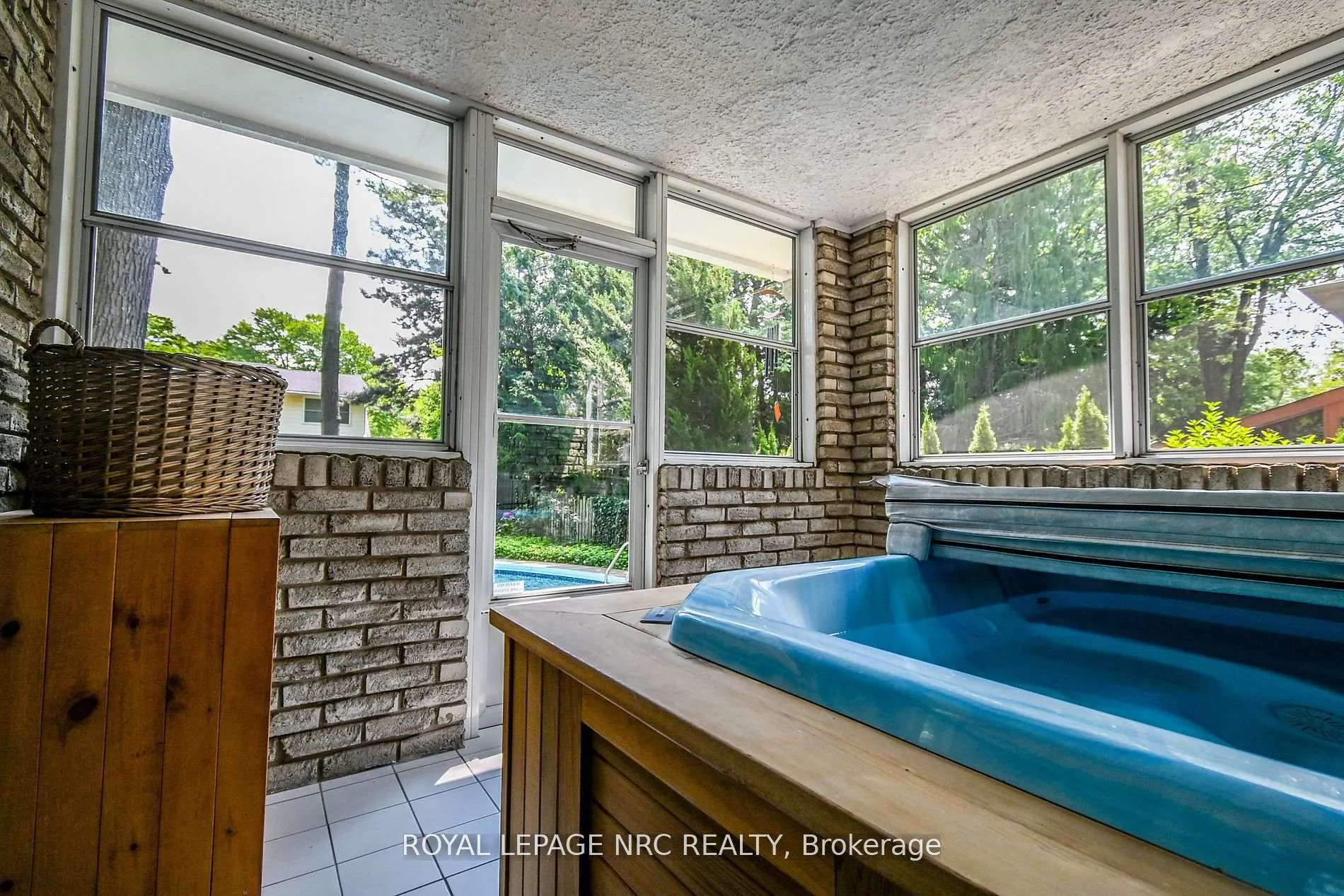 Photo 17 of 7077 Ridgewood Crescent, Niagara Falls, Casey — HOMEH