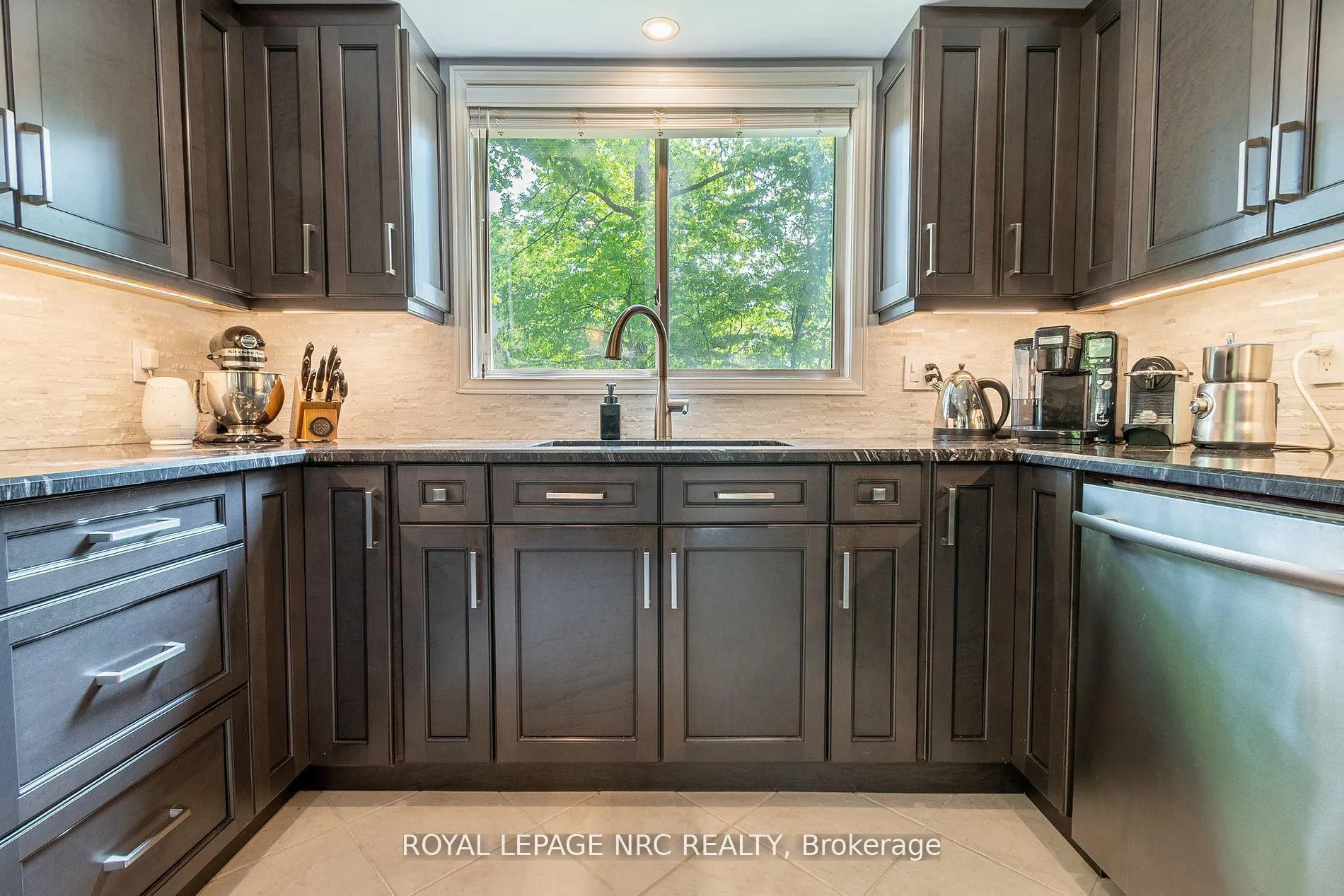 Photo 21 of 7077 Ridgewood Crescent, Niagara Falls, Casey — HOMEH