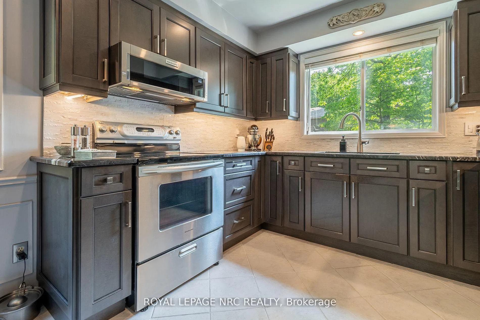 Photo 22 of 7077 Ridgewood Crescent, Niagara Falls, Casey — HOMEH