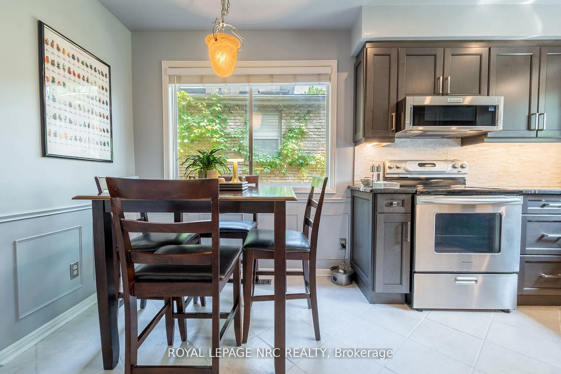 Photo 24 of 7077 Ridgewood Crescent, Niagara Falls, Casey — HOMEH