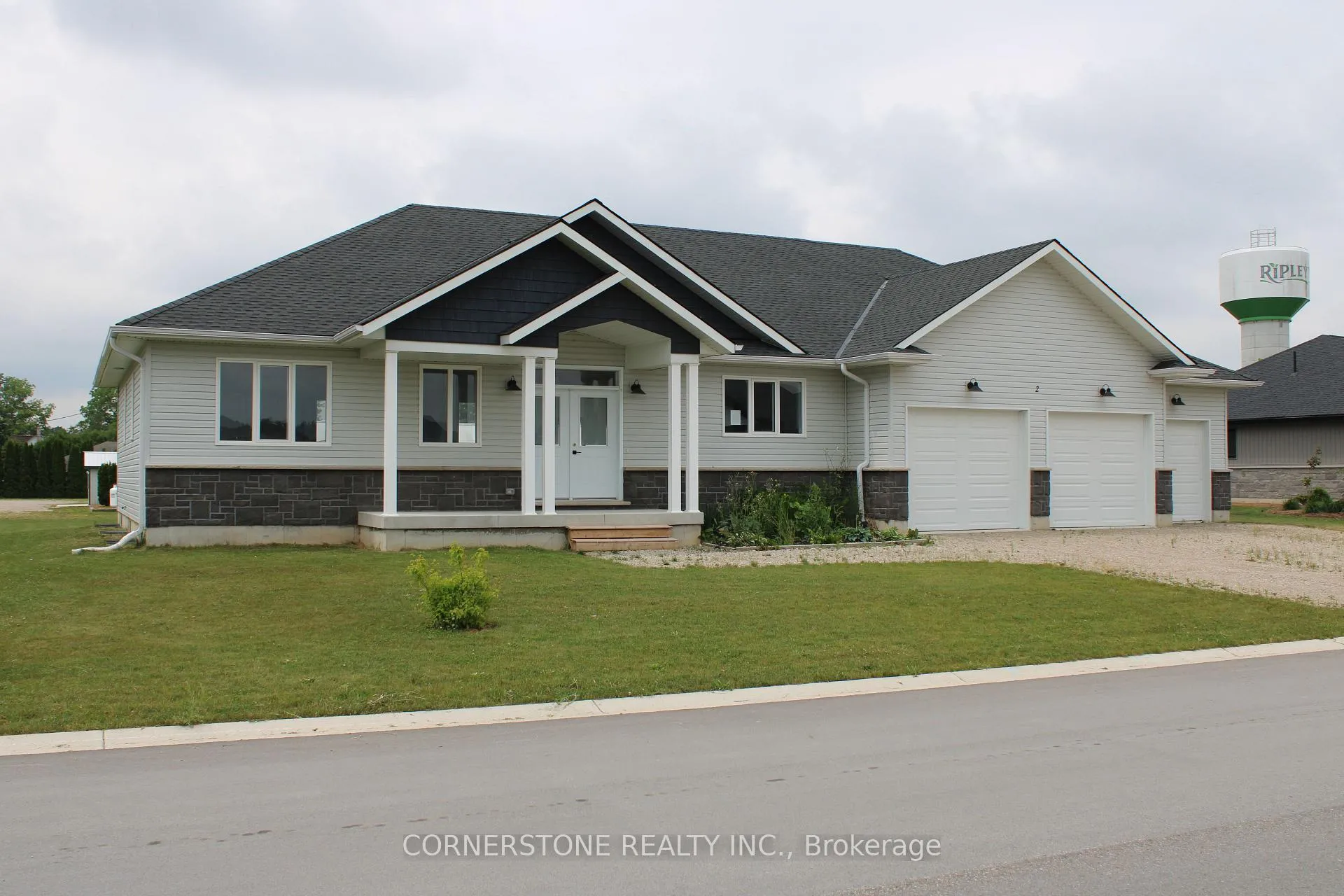 Photo 2 of 2 McTavish Crescent, Huron-Kinloss — HOMEH