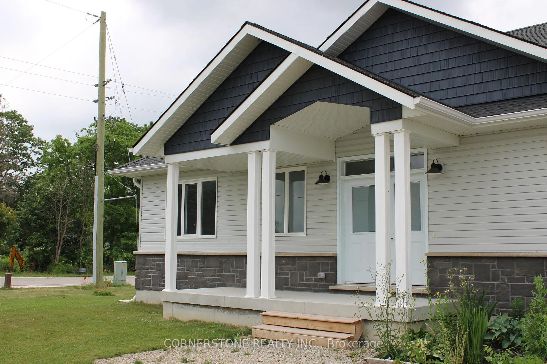 Photo 3 of 2 McTavish Crescent, Huron-Kinloss — HOMEH