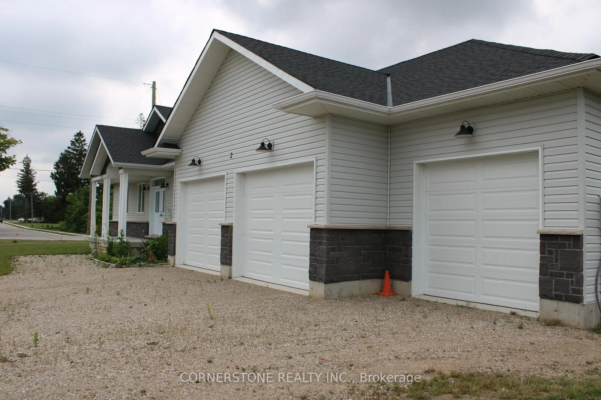 Photo 4 of 2 McTavish Crescent, Huron-Kinloss — HOMEH