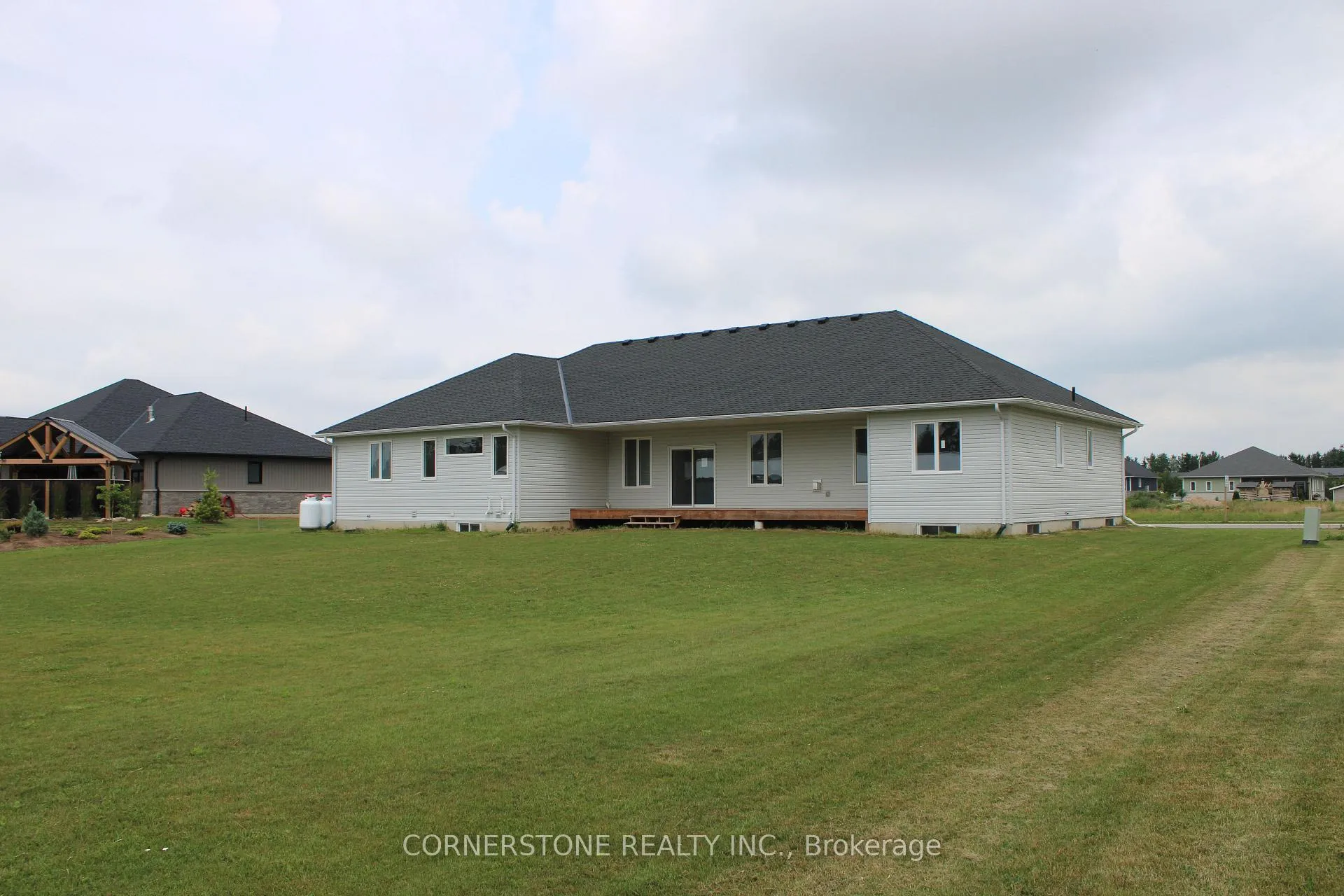 Photo 8 of 2 McTavish Crescent, Huron-Kinloss — HOMEH