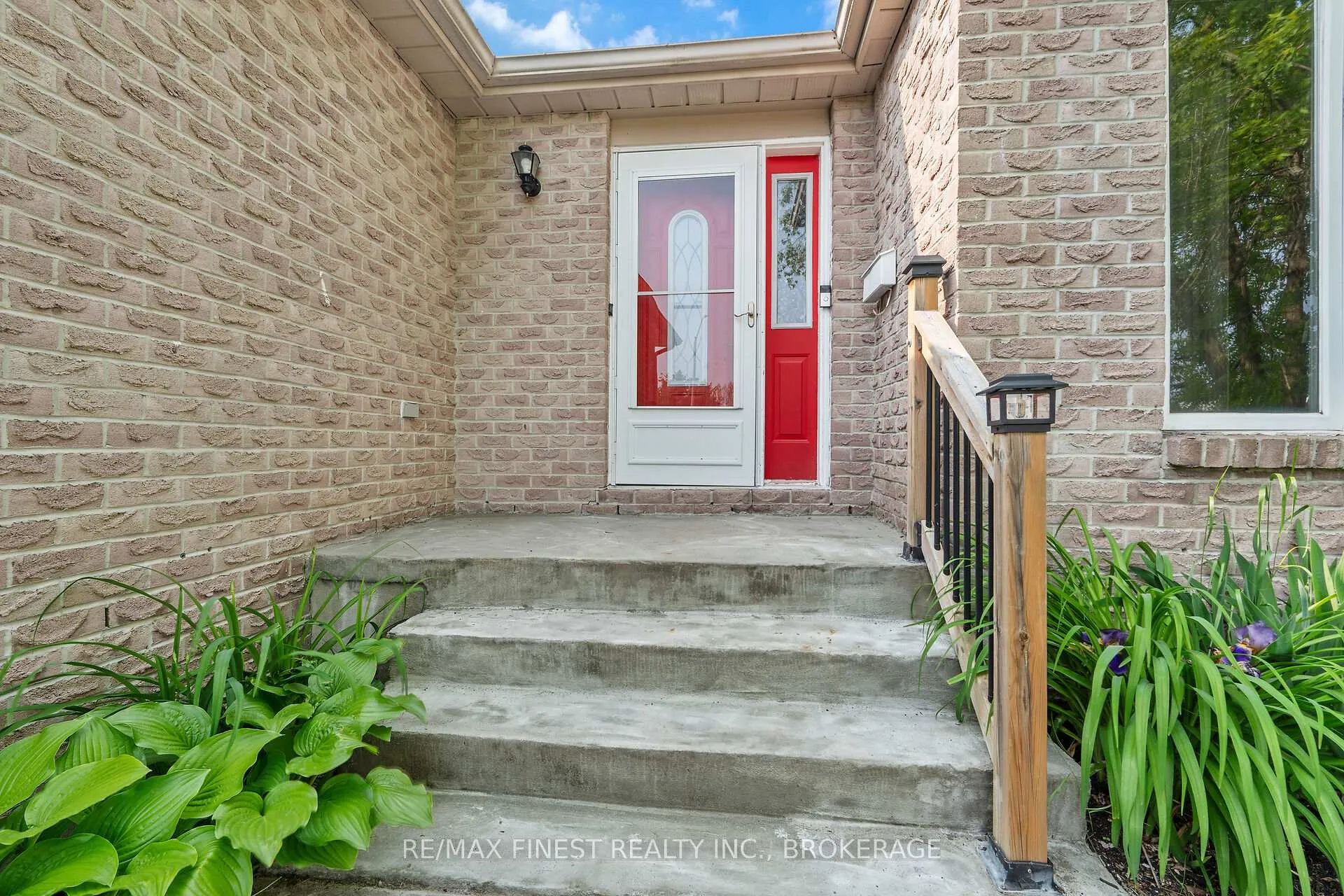Photo 4 of 86 Kidd Drive, Loyalist, Amherstview — HOMEH