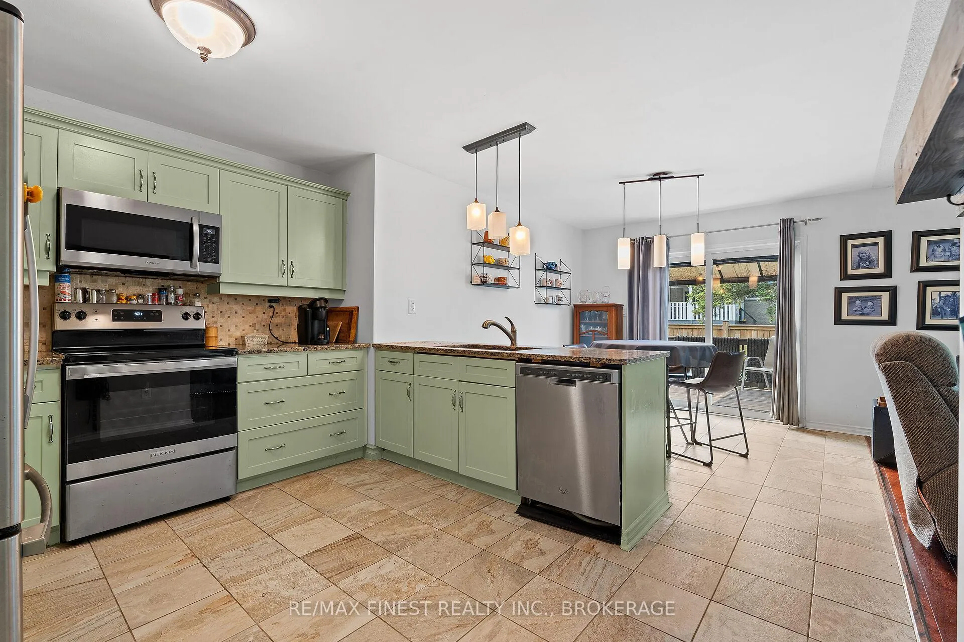 Photo 11 of 86 Kidd Drive, Loyalist, Amherstview — HOMEH