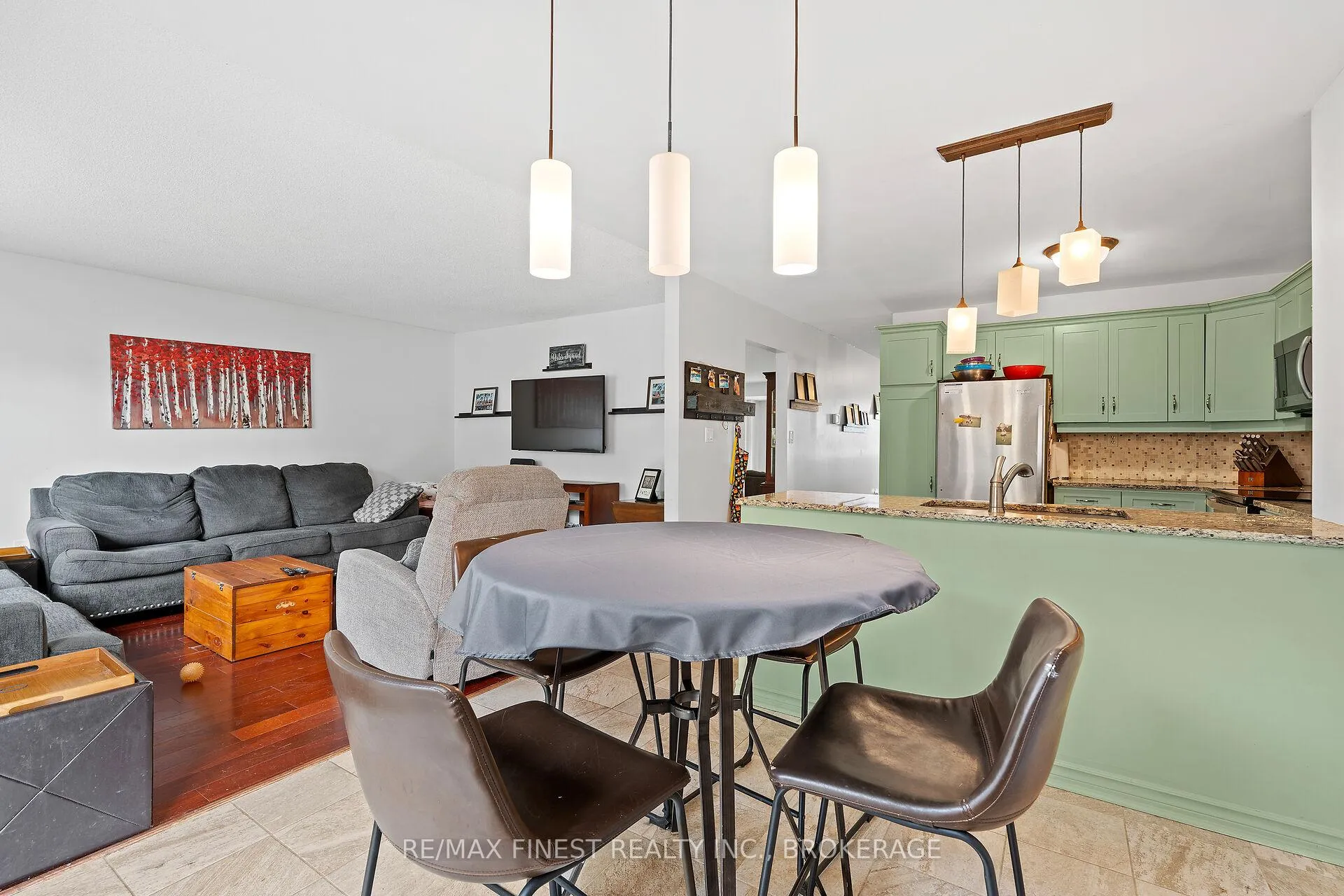 Photo 16 of 86 Kidd Drive, Loyalist, Amherstview — HOMEH
