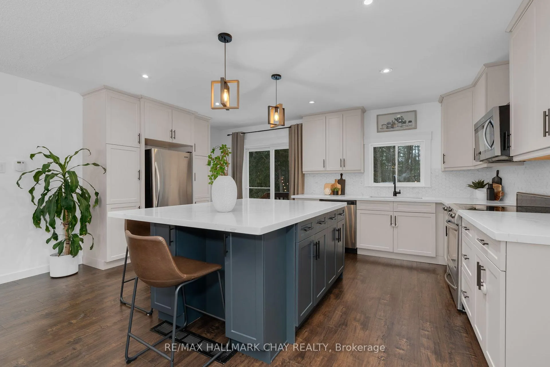 Photo 10 of 26 Brillinger Drive, Wasaga Beach — HOMEH